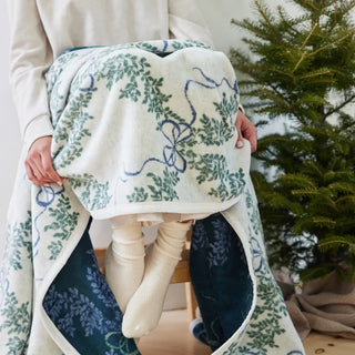 ChappyWrap Blanket, Boxwood Wreaths
