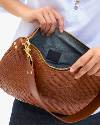 Clare V. Moyen Messenger, Hazelnut
