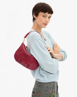 Clare V. Petit Moyen Messenger, Garnet