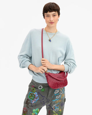 Clare V. Petit Moyen Messenger, Garnet
